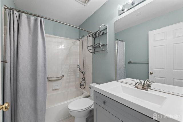 2 Rider Terrace, Montgomery, NJ 08540