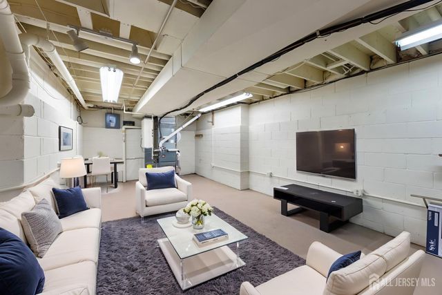 2 Rider Terrace, Montgomery, NJ 08540