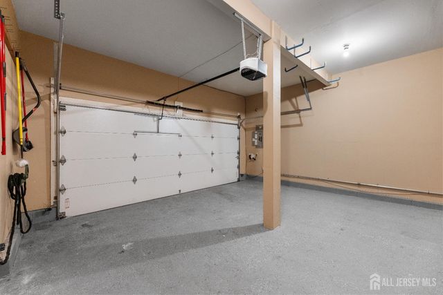 2 Rider Terrace, Montgomery, NJ 08540