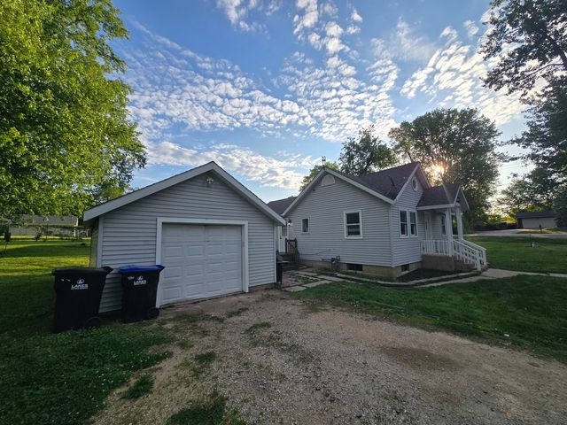 7602 Arbor Road, Wonder Lake, IL 60097