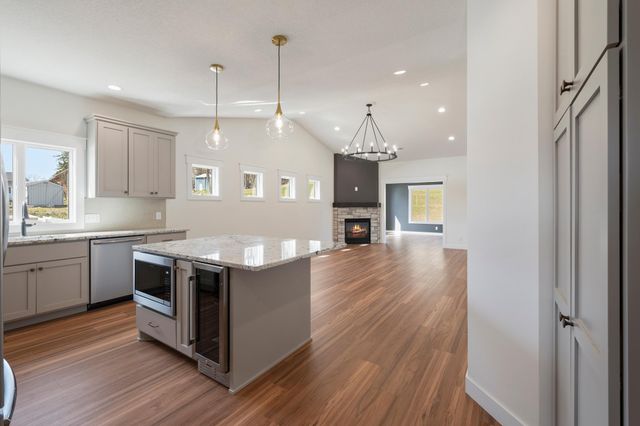 1091 Legend Lane, River Falls, WI 54022