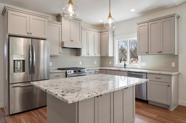 1091 Legend Lane, River Falls, WI 54022