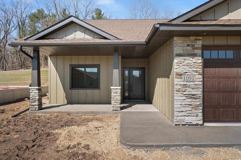 1091 Legend Lane, River Falls, WI 54022