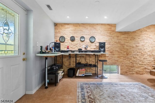 337 Boesel Ave, Manville Boro, NJ 08835