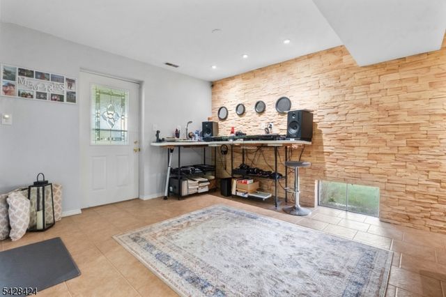 337 Boesel Ave, Manville Boro, NJ 08835