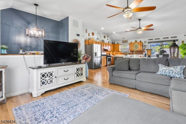 337 Boesel Ave, Manville Boro, NJ 08835