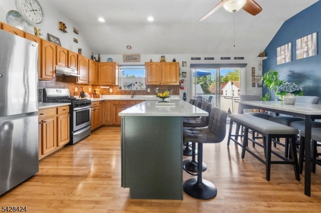 337 Boesel Ave, Manville Boro, NJ 08835