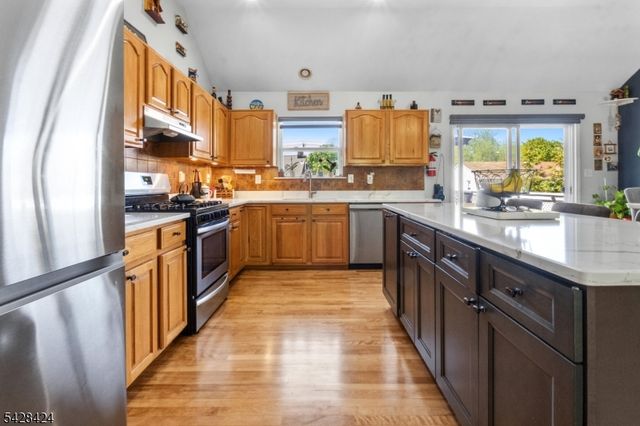 337 Boesel Ave, Manville Boro, NJ 08835