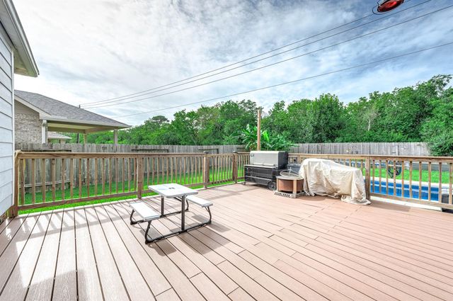 565 Winburn Tide Lane, La Porte, TX 77571