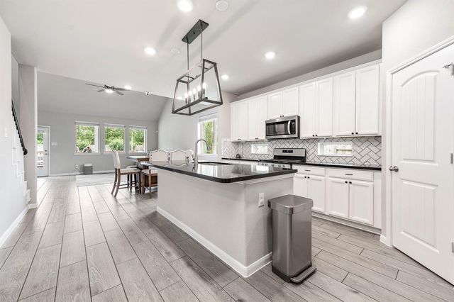 565 Winburn Tide Lane, La Porte, TX 77571