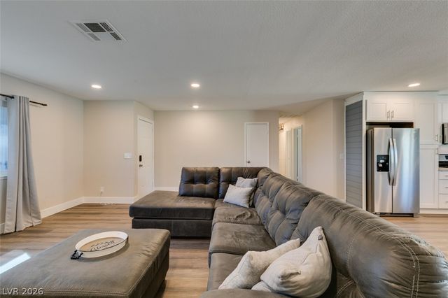 637 Valley View Circle, Henderson, NV 89002