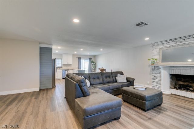 637 Valley View Circle, Henderson, NV 89002