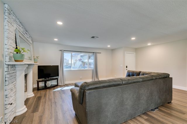 637 Valley View Circle, Henderson, NV 89002
