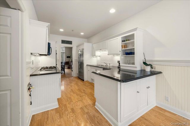 10 Old Jackson Avenue 48, Hastings-on-hudson, NY 10706