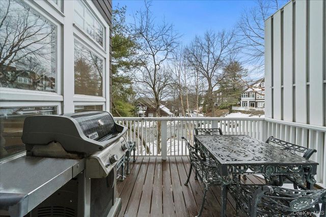 10 Old Jackson Avenue 48, Hastings-on-hudson, NY 10706