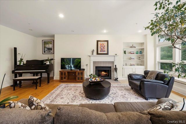 10 Old Jackson Avenue 48, Hastings-on-hudson, NY 10706