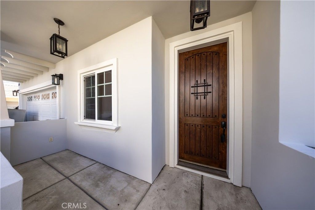 Image 2 of property listing at 134 S Greenwood, Pasadena, CA 91107
