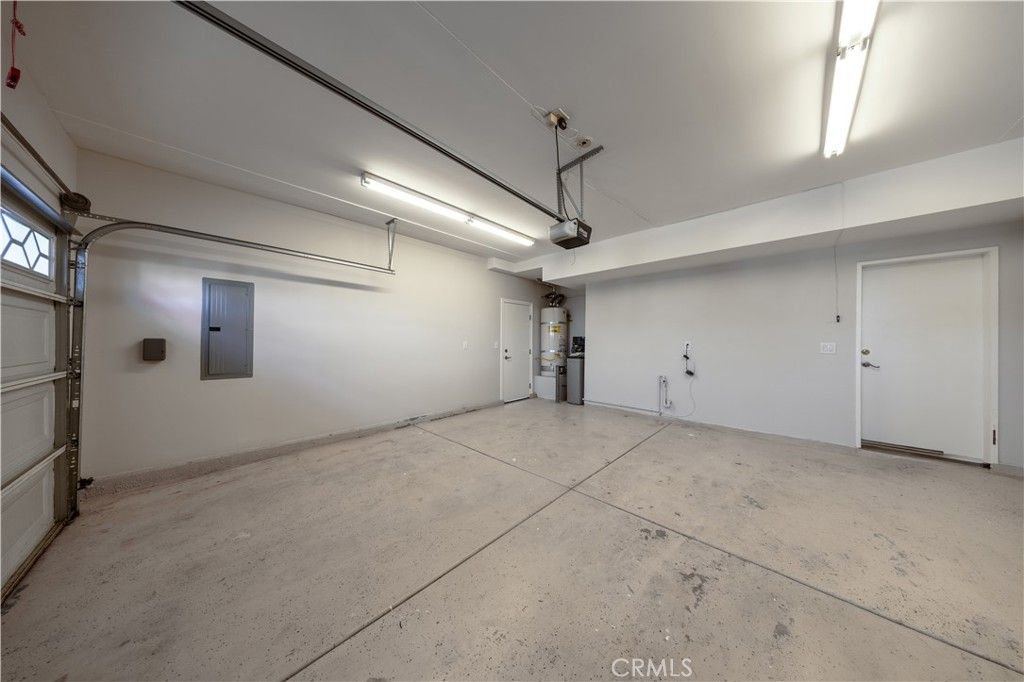 Image 32 of property listing at 134 S Greenwood, Pasadena, CA 91107