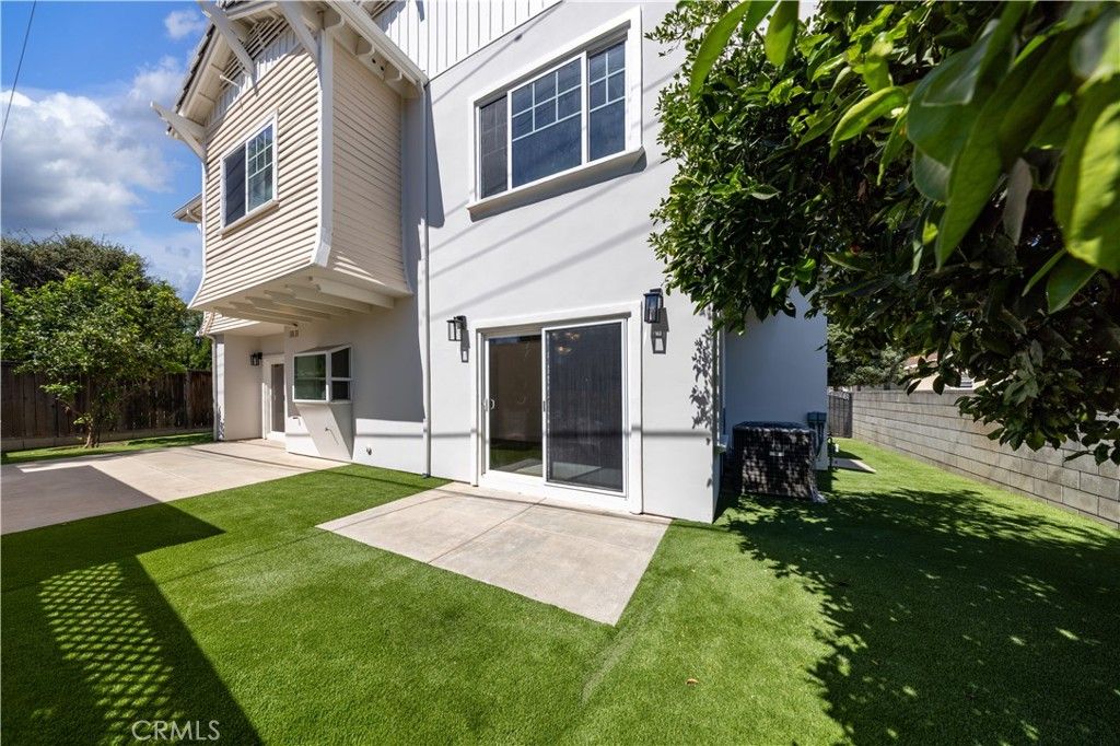 Image 34 of property listing at 134 S Greenwood, Pasadena, CA 91107