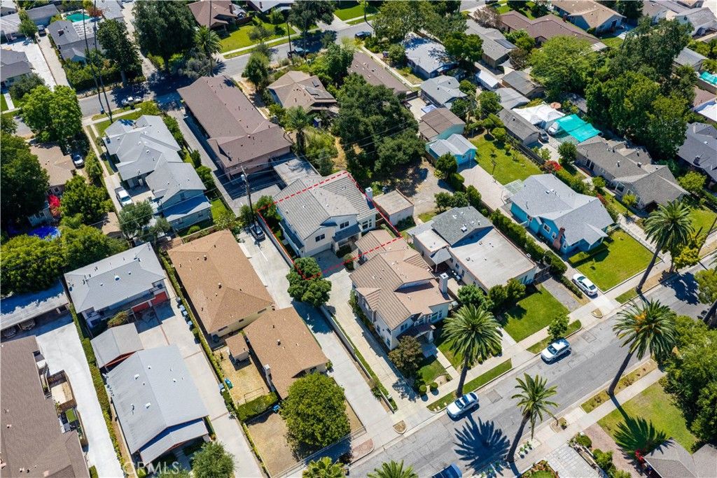 Image 38 of property listing at 134 S Greenwood, Pasadena, CA 91107