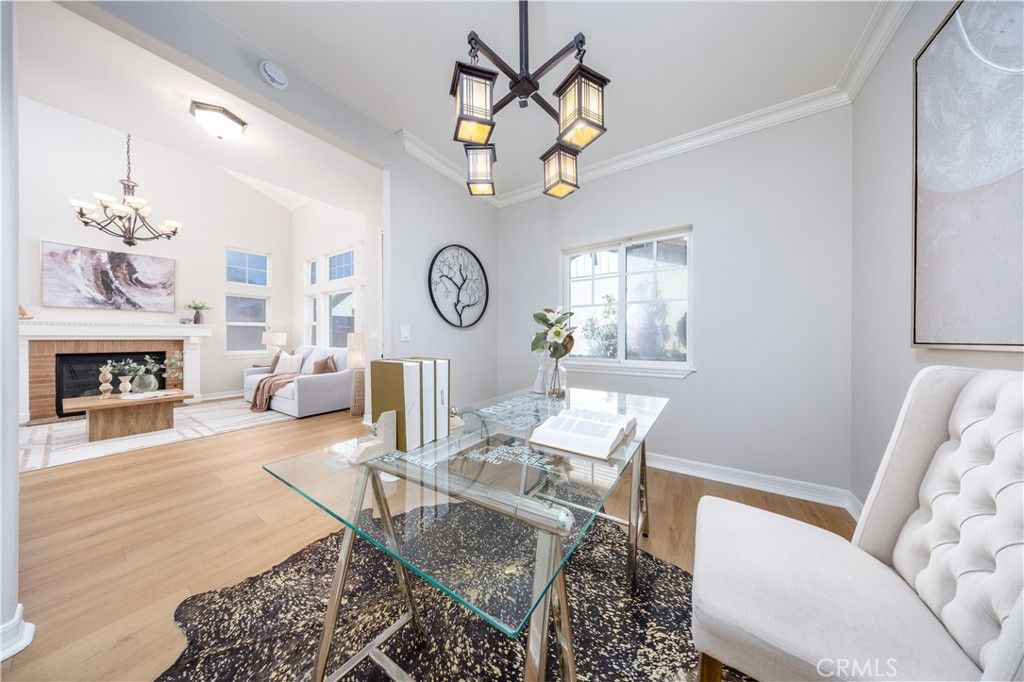 Image 5 of property listing at 134 S Greenwood, Pasadena, CA 91107