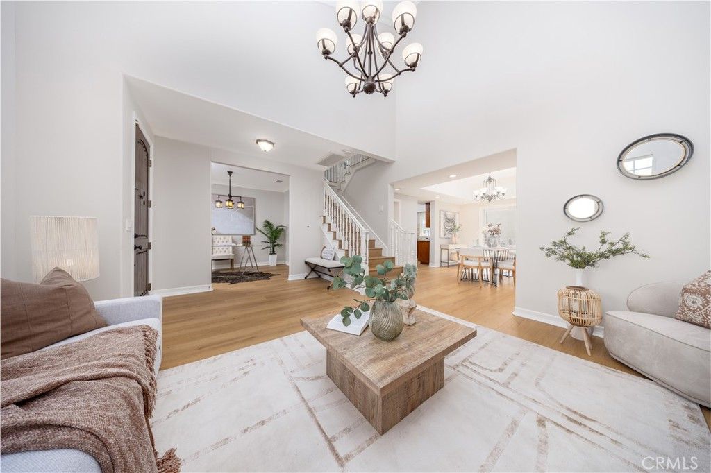 Image 8 of property listing at 134 S Greenwood, Pasadena, CA 91107