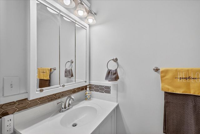 1238 Broadway, Benton Harbor City, MI 49022