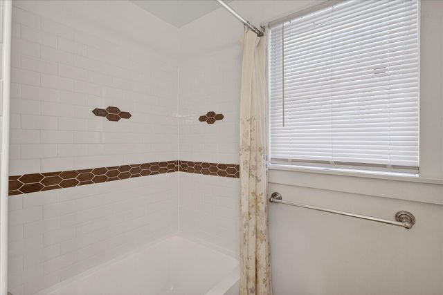 1238 Broadway, Benton Harbor City, MI 49022