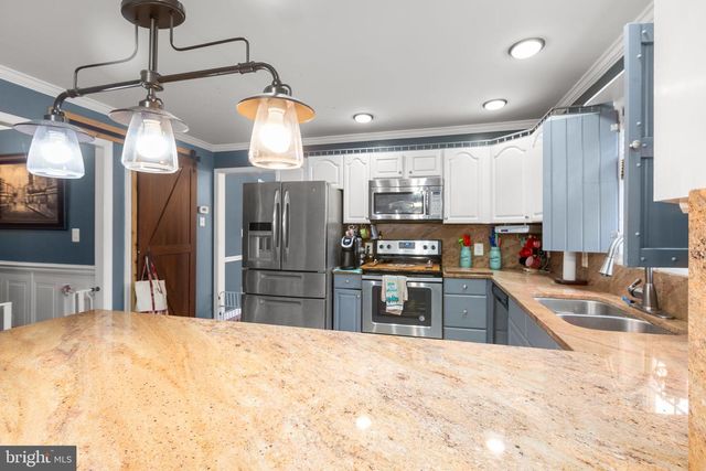 546 PALOMINO DR, Louisa, VA 23093