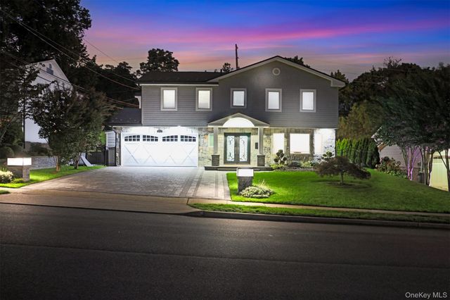 80 Knolls Drive N, Manhasset Hills, NY 11040