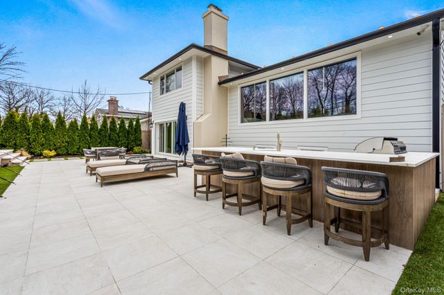 80 Knolls Drive N, Manhasset Hills, NY 11040