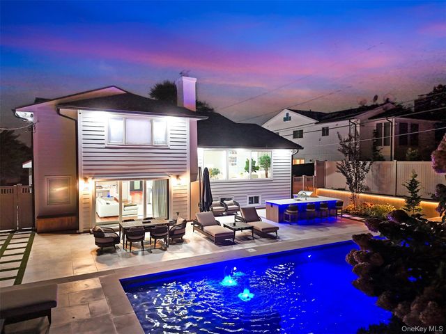 80 Knolls Drive N, Manhasset Hills, NY 11040