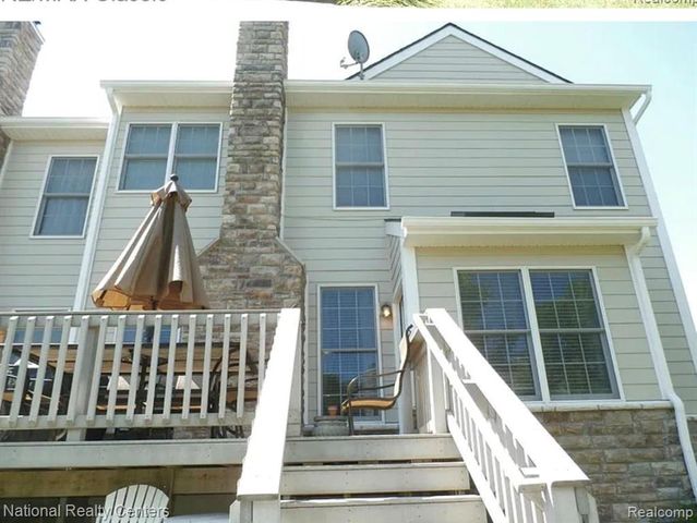 26175 Fieldstone Drive, Novi, MI 48374