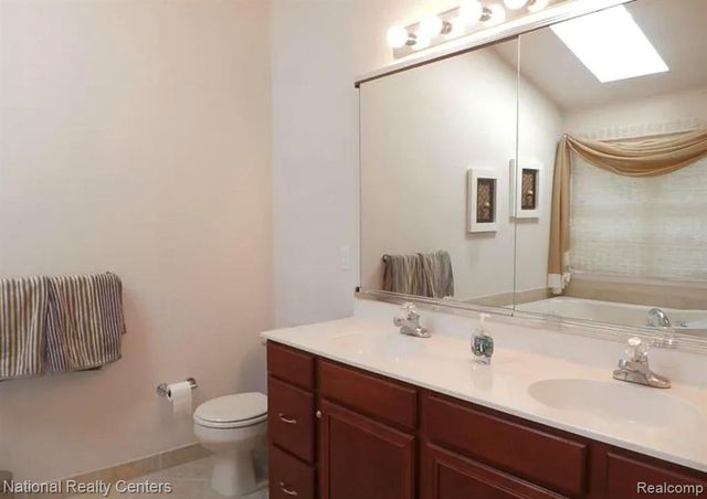 26175 Fieldstone Drive, Novi, MI 48374