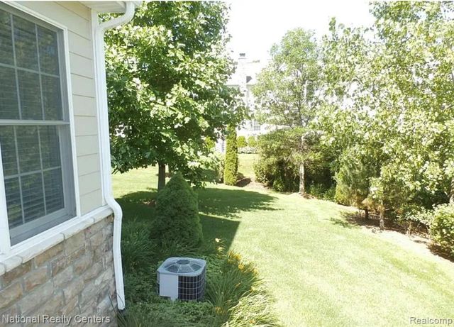 26175 Fieldstone Drive, Novi, MI 48374