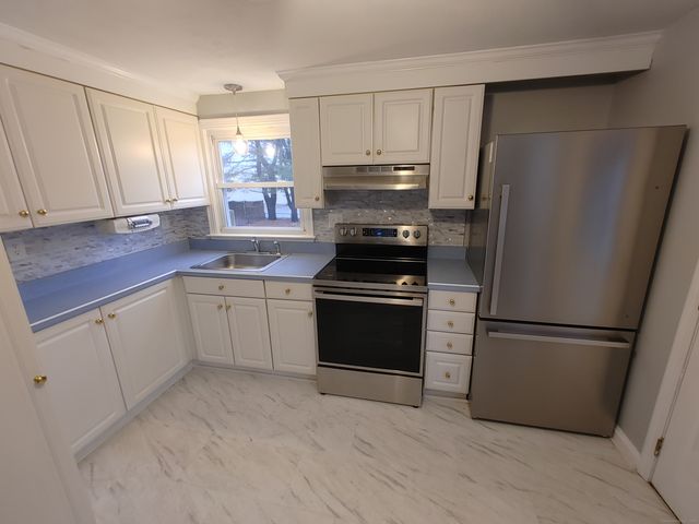 54 Greenwood Drive, Manchester, CT 06042