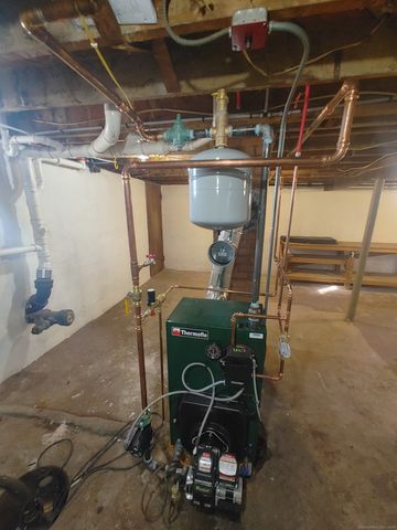 54 Greenwood Drive, Manchester, CT 06042