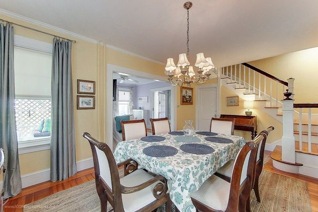 51 Powel Avenue, Newport, RI 02840