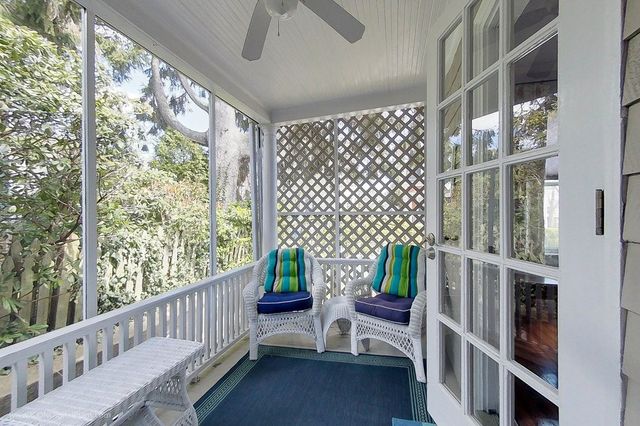 51 Powel Avenue, Newport, RI 02840