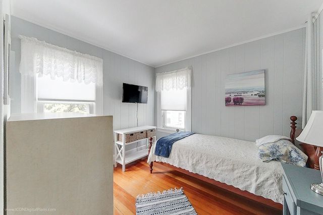 51 Powel Avenue, Newport, RI 02840