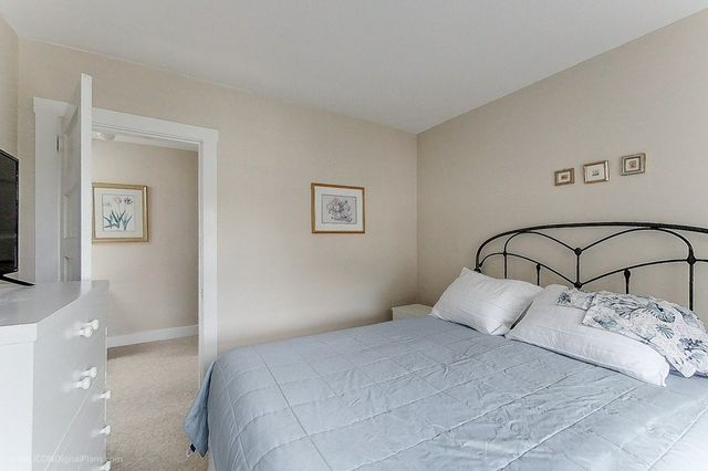 51 Powel Avenue, Newport, RI 02840