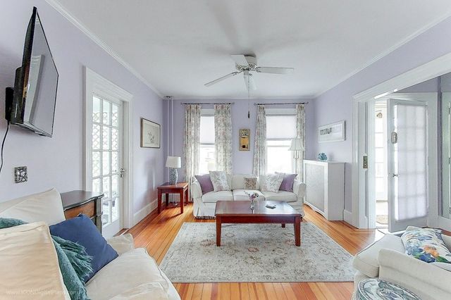 51 Powel Avenue, Newport, RI 02840