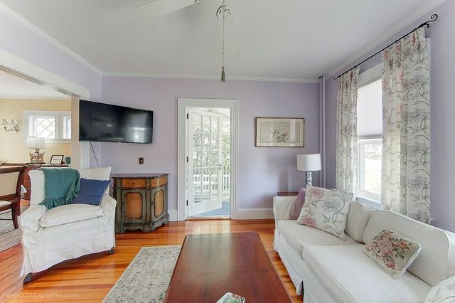 51 Powel Avenue, Newport, RI 02840