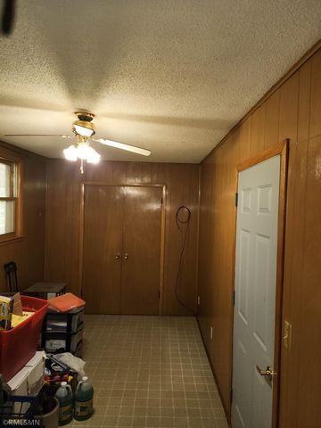 635 Hillcrest Road NE, Hutchinson, MN 55350