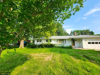 635 Hillcrest Road NE, Hutchinson, MN 55350