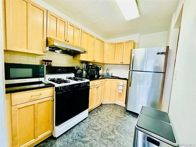 92-29 Queens Boulevard 16H, Rego Park, NY 11374