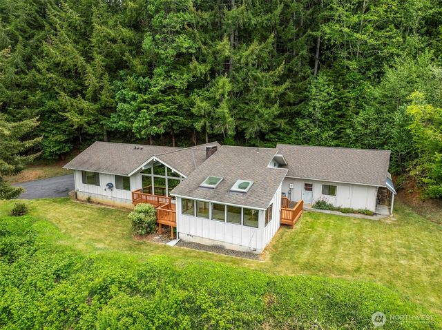 1086 W State Route 4, Cathlamet, WA 98612