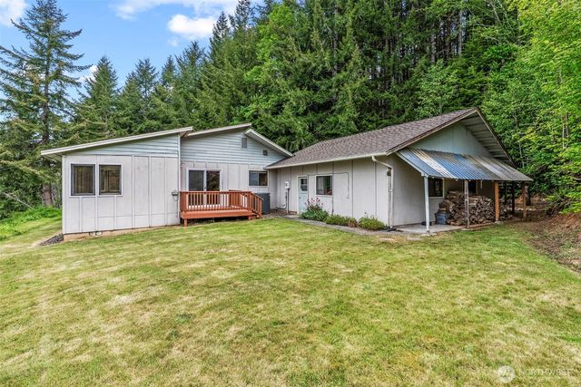 1086 W State Route 4, Cathlamet, WA 98612