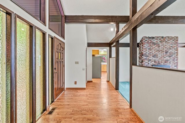 1086 W State Route 4, Cathlamet, WA 98612