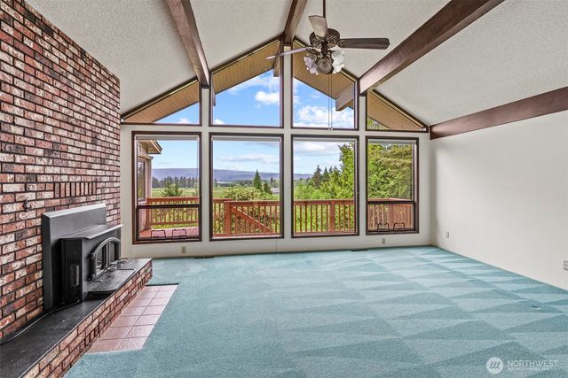 1086 W State Route 4, Cathlamet, WA 98612